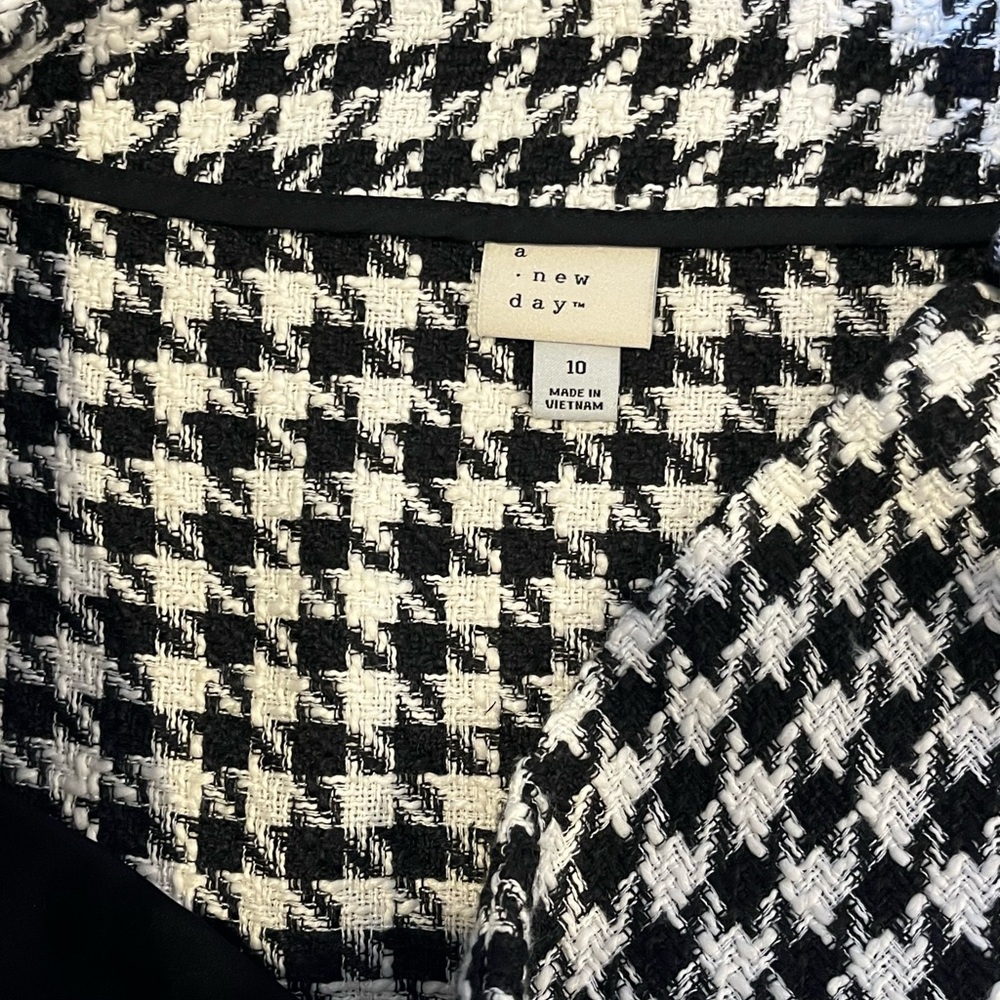 Black & White Houndstooth Mini Skirt - Picture 6 of 10